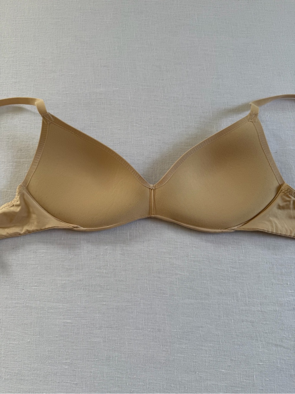 SKIMS Wireless Push Up Bra - Picture 4 of 5